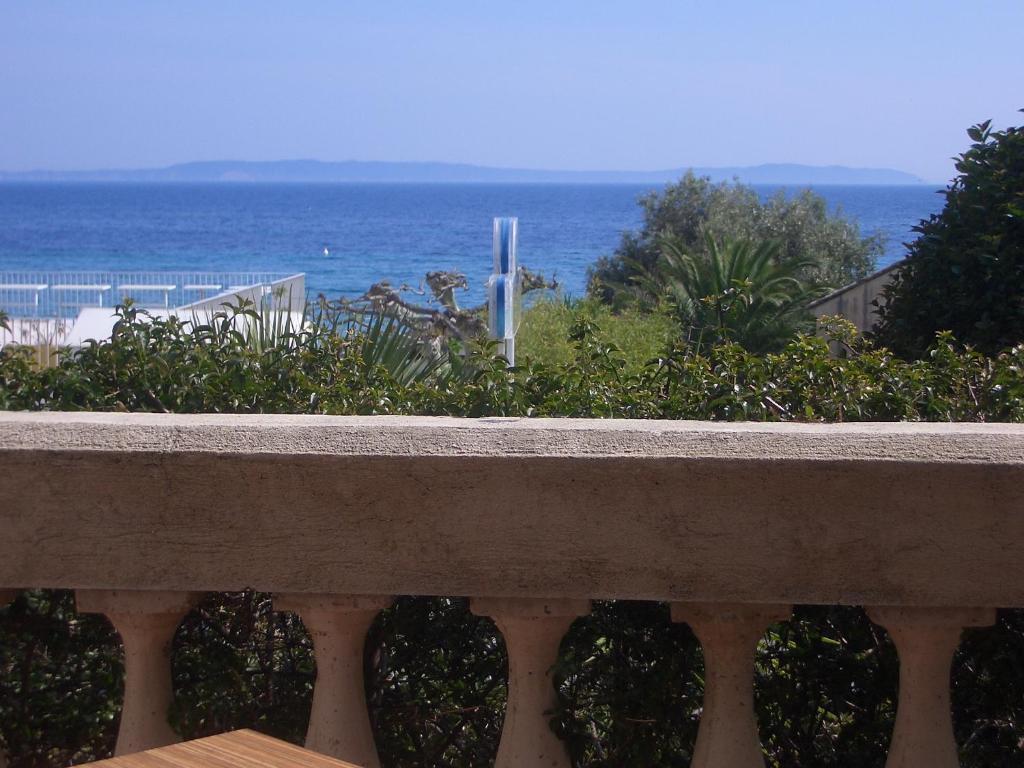 Hotel Beau Soleil Le Lavandou Δωμάτιο φωτογραφία